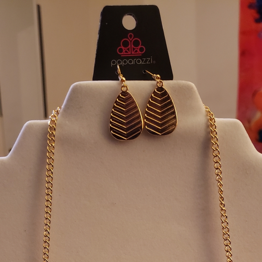 Jewelry - Picture 2 of 2